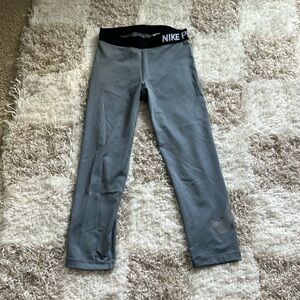 Small nike cropped legging